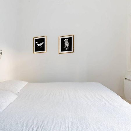 Superbe Duplex De 70M2 Avec 2 Chambres En Hyper Centre Au Calme Sur Cour Classe 3 Etoiles Avec Parking En Option La Rochelle  Exterior foto