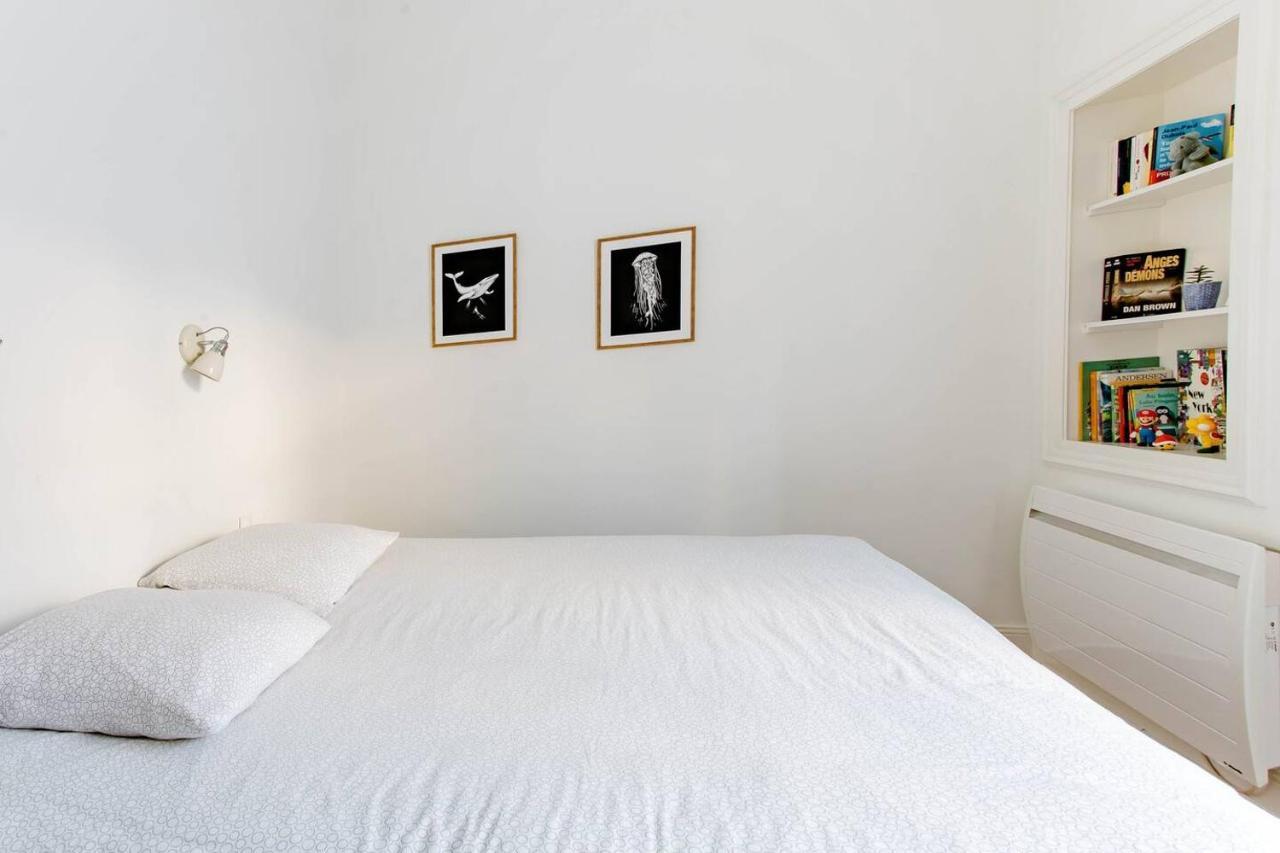 Superbe Duplex De 70M2 Avec 2 Chambres En Hyper Centre Au Calme Sur Cour Classe 3 Etoiles Avec Parking En Option La Rochelle  Exterior foto